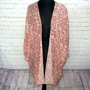 1X semi sheer shawl top. Leopard print. Like new condition. Light pink
